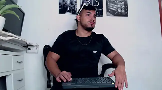 BrianMalonee online show from December 20, 1:11 pm