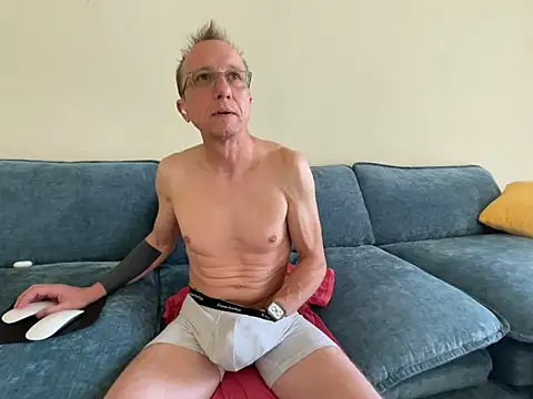 mouser21212 online show from April 13, 7:36 pm