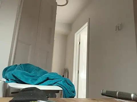 Snapshot of L0cKyseven77 chatting on January 6, 12:48 am L0cKyseven77 online show from January 6, 12:48 am