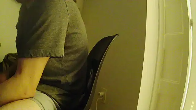 Snapshot of L0cKyseven77 chatting on October 16, 12:29 am L0cKyseven77 online show from October 16, 12:29 am