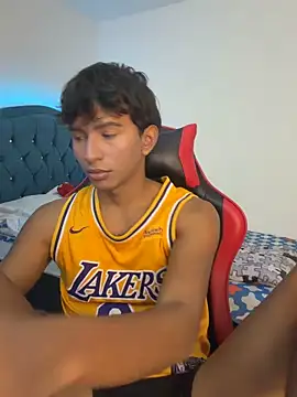 Leonarrrd 01 online show from February 9, 12:04 am