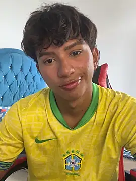 Leonarrrd 01 online show from November 23, 9:26 pm