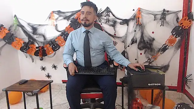 Snapshot of KalethBigDick chatting on October 23, 5:55 am KalethBigDick online show from October 23, 5:55 am