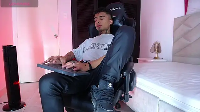 JuanCamiilo 66 online show from January 24, 4:59 am