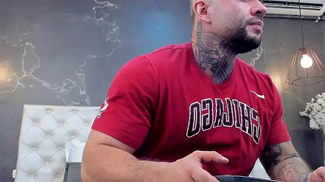 Snapshot of BruceDallas chatting on December 25, 9:00 pm BruceDallas online show from December 25, 9:00 pm