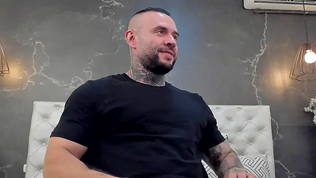 Snapshot of BruceDallas chatting on January 2, 10:22 pm BruceDallas online show from January 2, 10:22 pm