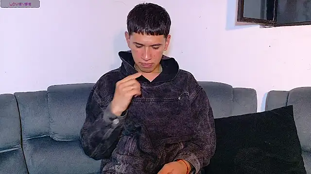 Mr daren  online show from March 9, 6:13 pm