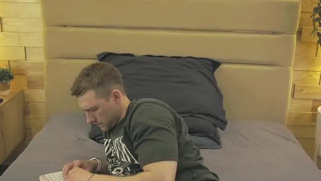 EthanPinkman online show from April 11, 7:56 am