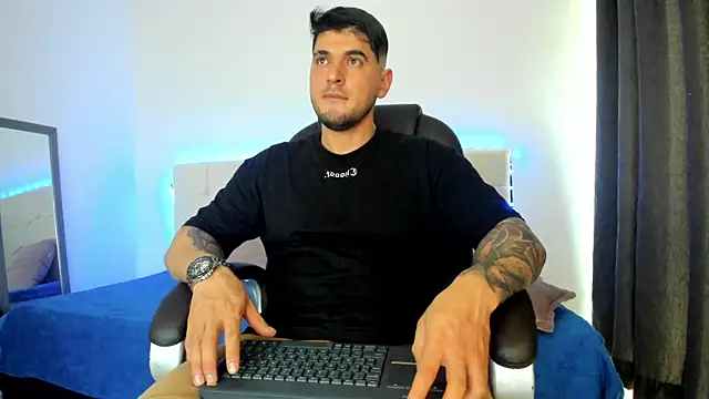 Teilor Creed online show from December 13, 8:26 pm