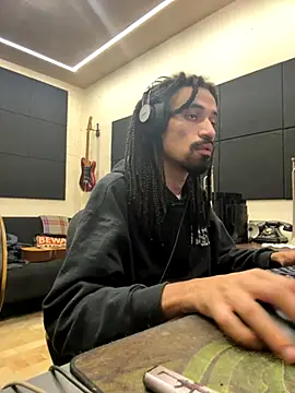 hotcamboy420 online show from November 17, 5:21 am