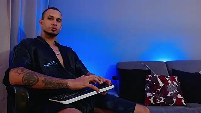 MagnusFrost online show from December 11, 6:06 am