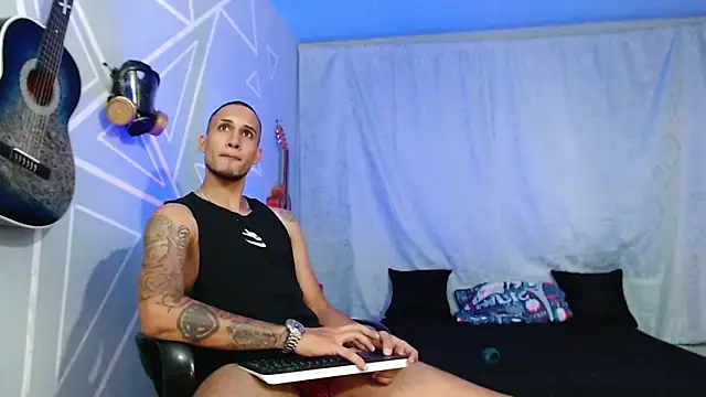 MagnusFrost online show from February 7, 1:25 am