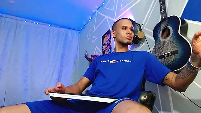 MagnusFrost online show from March 21, 3:55 am