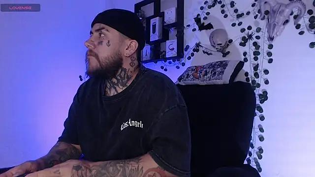 Ash gusbig online show from December 9, 10:26 pm