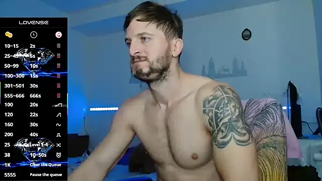 Snapshot of cuple_hoot_ chatting on October 18, 1:10 am cuple hoot  online show from October 18, 1:10 am