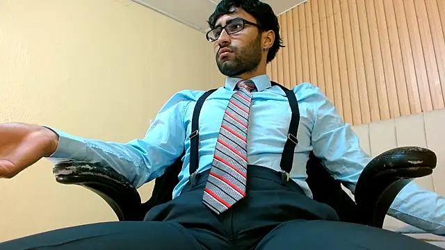 MilanZaire online show from January 6, 7:51 pm