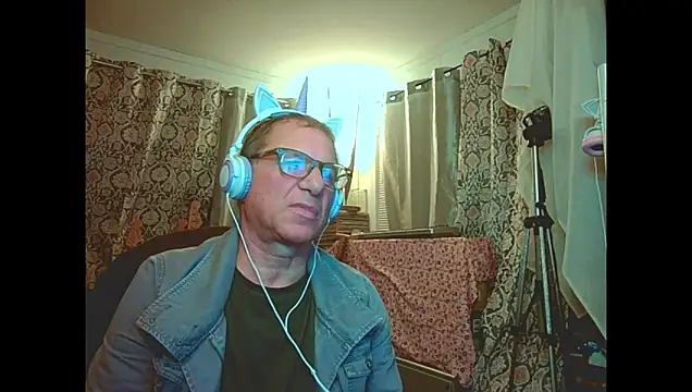 coryassman online show from February 22, 10:05 am