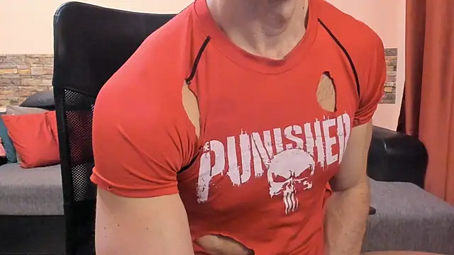 HotHunkTrainer online show from June 27, 8:28 am