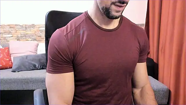 HotHunkTrainer online show from January 6, 9:08 am