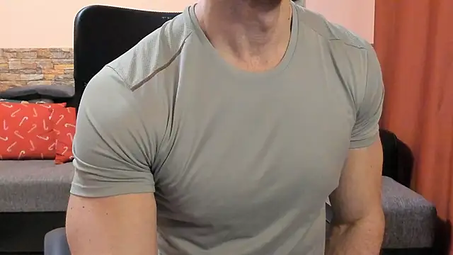 HotHunkTrainer online show from March 14, 9:16 am