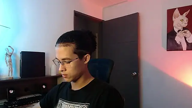 Snapshot of alejo_x3 chatting on March 1, 3:43 am alejo x3 online show from March 1, 3:43 am