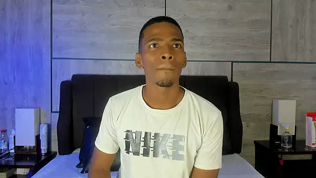 Lonelyfetishguy online show from June 22, 10:14 pm