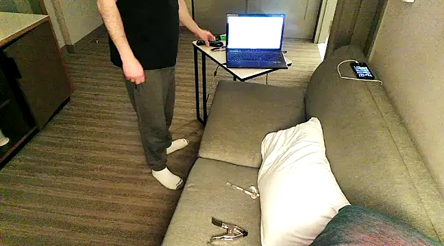 Snapshot of Jacknjimmyjohn chatting on March 17, 3:03 am Jacknjimmyjohn online show from March 17, 3:03 am