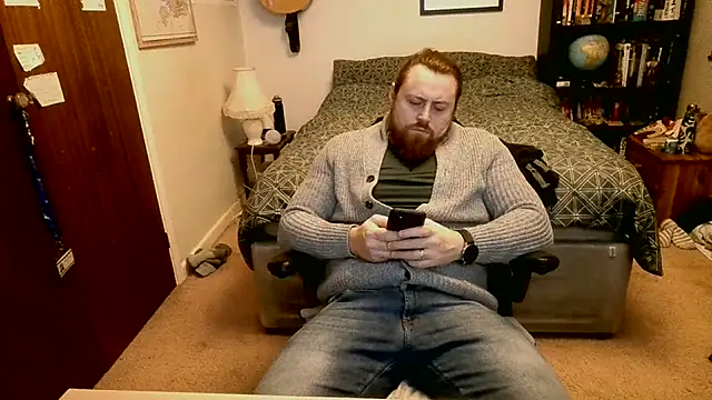 Snapshot of Hairy_Guy30 chatting on January 11, 9:57 pm Hairy Guy30 online show from January 11, 9:57 pm