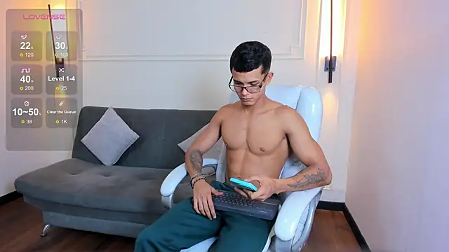 Paradise boy s online show from November 10, 9:09 pm