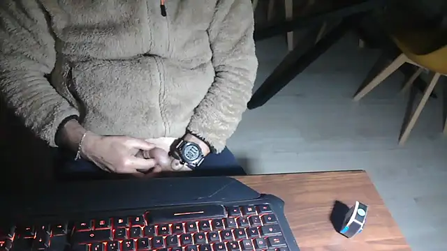 Adri gard online show from March 28, 10:10 pm