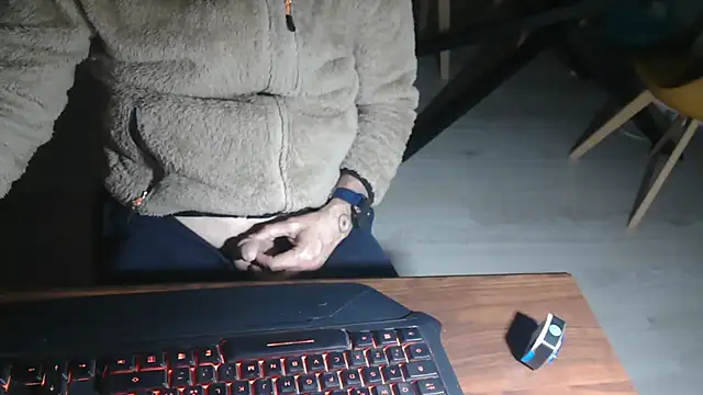 Adri gard online show from March 16, 9:30 pm