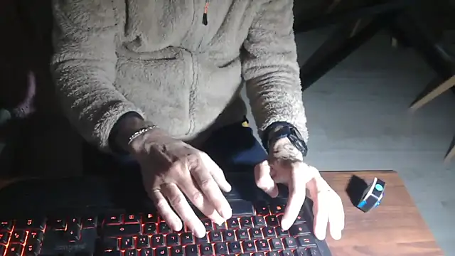 Adri gard online show from April 13, 8:42 pm