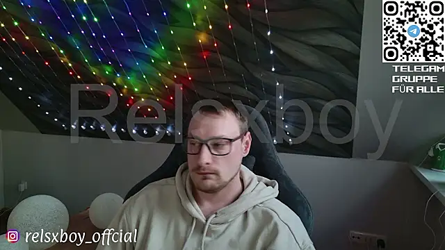 Relsxboy online show from March 4, 5:09 pm