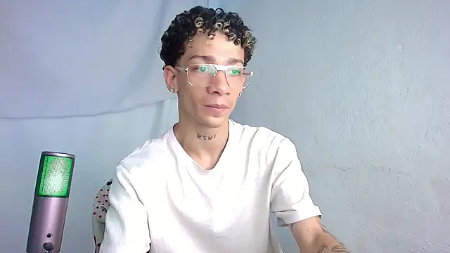 mateodeamjo online show from June 2, 12:00 am