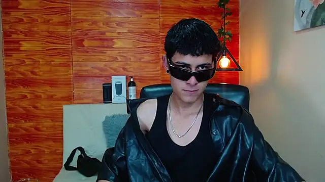 Bastiaan 28 online show from January 17, 1:15 am