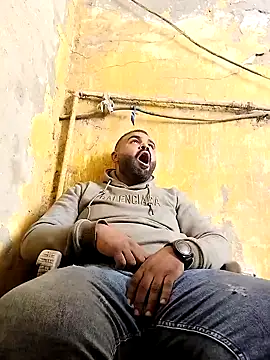 Snapshot of ListedLoin chatting on December 12, 8:47 am ListedLoin online show from December 12, 8:47 am