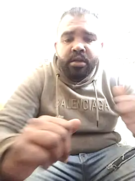 Snapshot of ListedLoin chatting on December 31, 8:48 am ListedLoin online show from December 31, 8:48 am