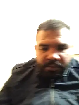 Snapshot of ListedLoin chatting on December 5, 7:05 am ListedLoin online show from December 5, 7:05 am