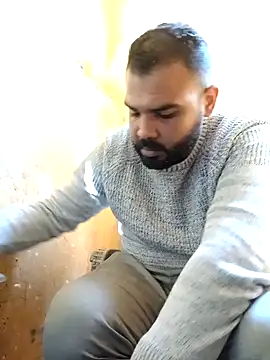 Snapshot of ListedLoin chatting on January 3, 8:00 am ListedLoin online show from January 3, 8:00 am