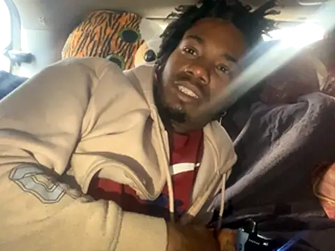 SlimeCrownzOut5 online show from November 25, 4:31 pm