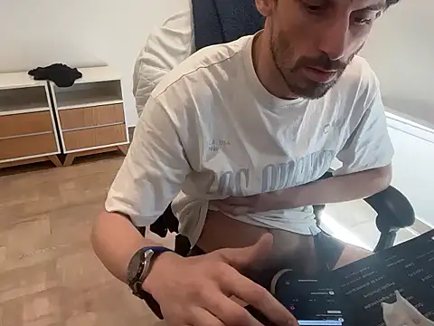 nicolaaaaas online show from October 13, 2:45 pm