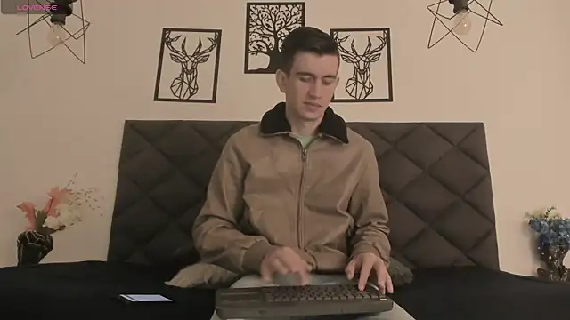 MikaelSlow online show from January 19, 4:01 am