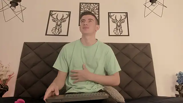 MikaelSlow online show from March 10, 5:00 am