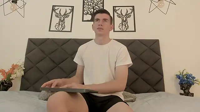 MikaelSlow online show from February 1, 4:14 am