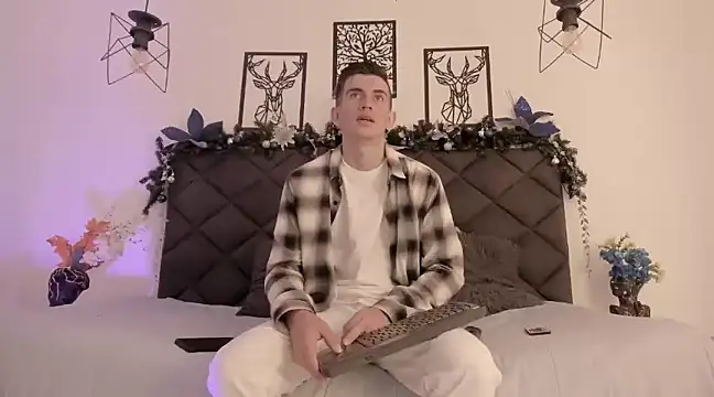 MikaelSlow online show from January 11, 5:52 am