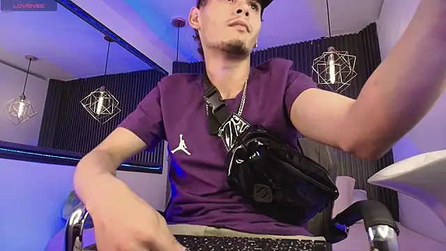  white fox 1 online show from September 17, 11:28 pm