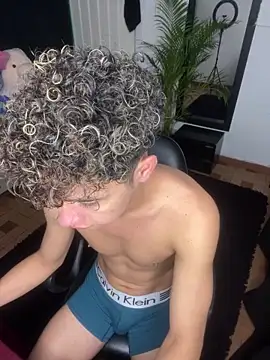 Snapshot of DavidfullOFlove chatting on September 26, 6:38 pm DavidfullOFlove online show from September 26, 6:38 pm