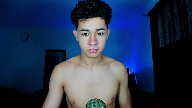 Snapshot of DavidfullOFlove chatting on March 2, 4:14 pm DavidfullOFlove online show from March 2, 4:14 pm