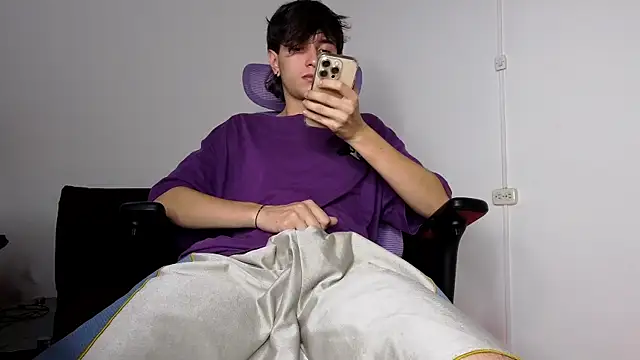 alex connorr online show from August 5, 12:04 am