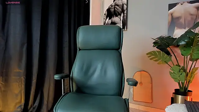 noah crux online show from December 16, 9:22 pm